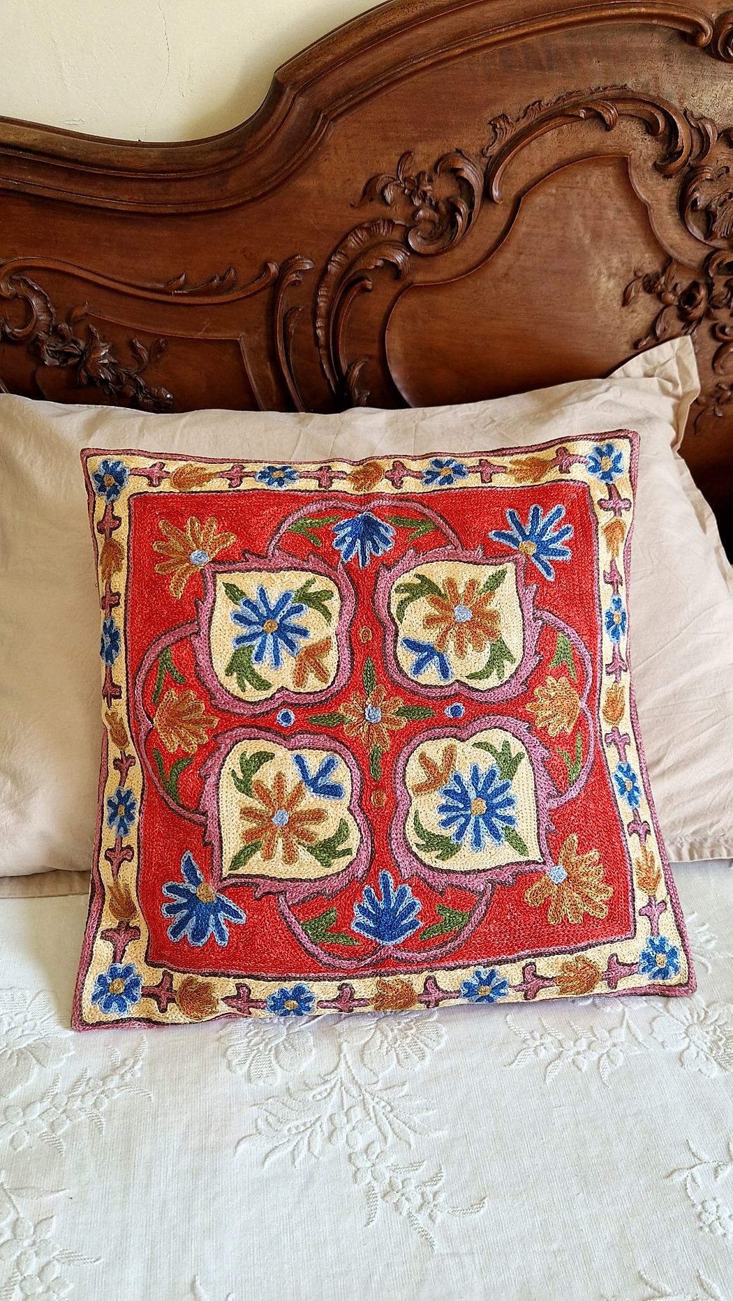 Housse de coussin brodée du Cachemire – Châle Kani