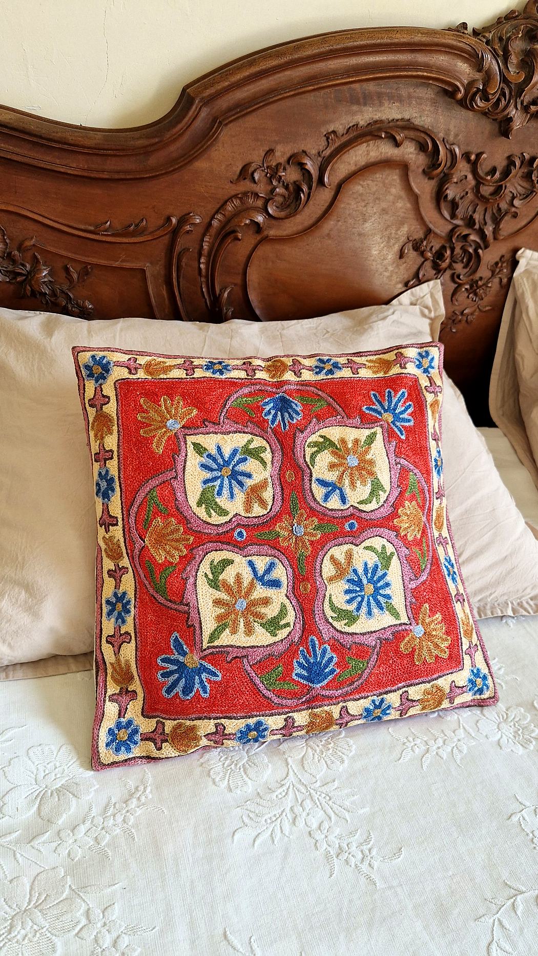 Housse de coussin brodée du Cachemire – Châle Kani – Image 4