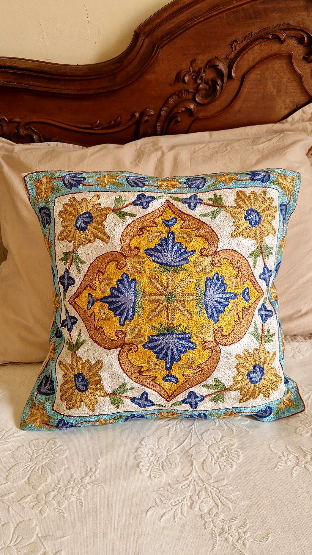 Housse de coussin brodée du Cachemire – Jardin de Shalimar