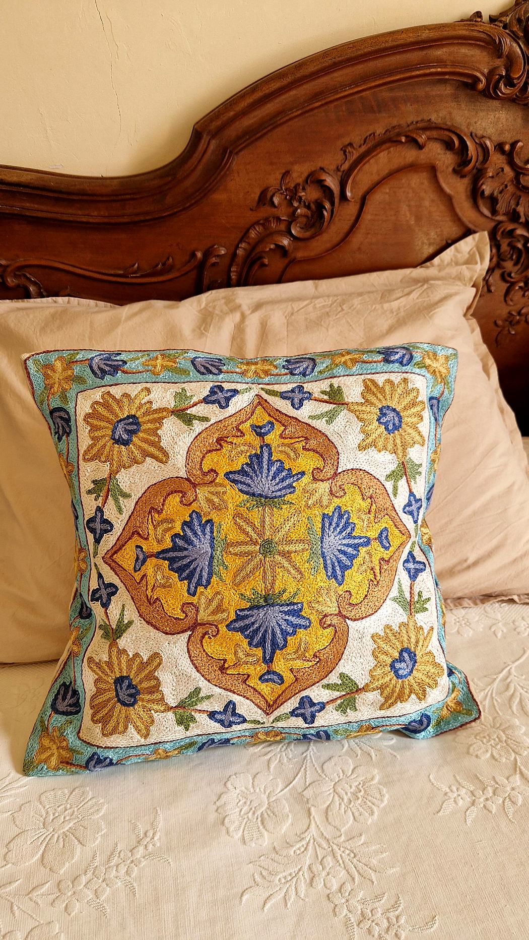 Housse de coussin brodée du Cachemire – Jardin de Shalimar – Image 2