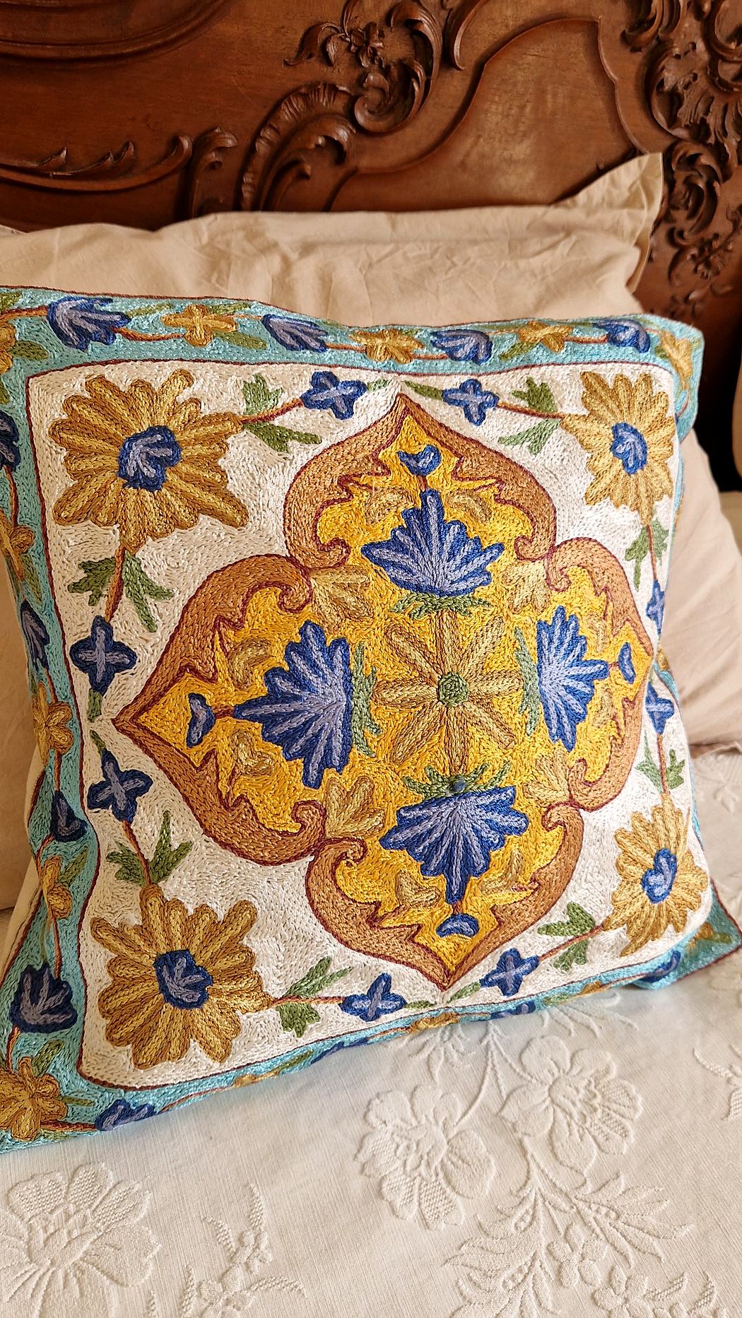 Housse de coussin brodée du Cachemire – Jardin de Shalimar – Image 3