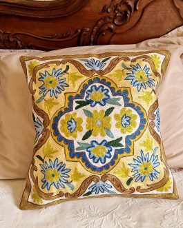 Housse de coussin brodée du Cachemire – Moutarde en fleur