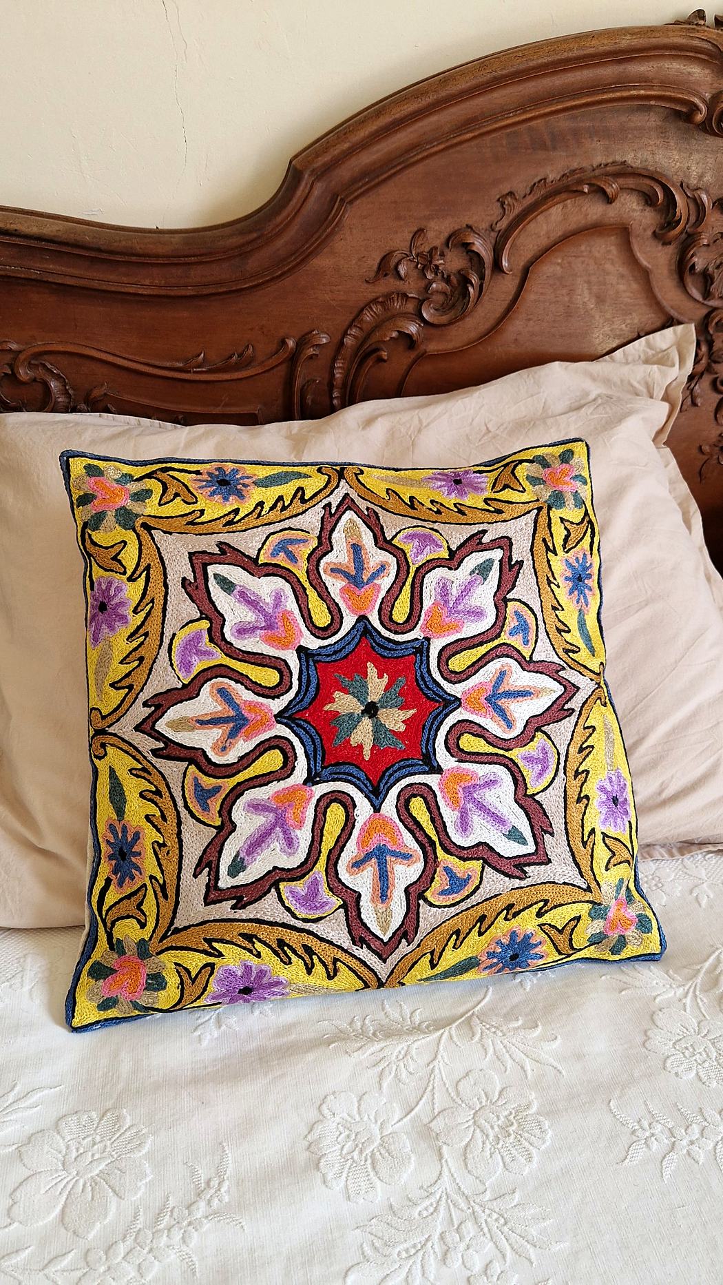 Housse de coussin brodée du Cachemire – Rosace Chinar