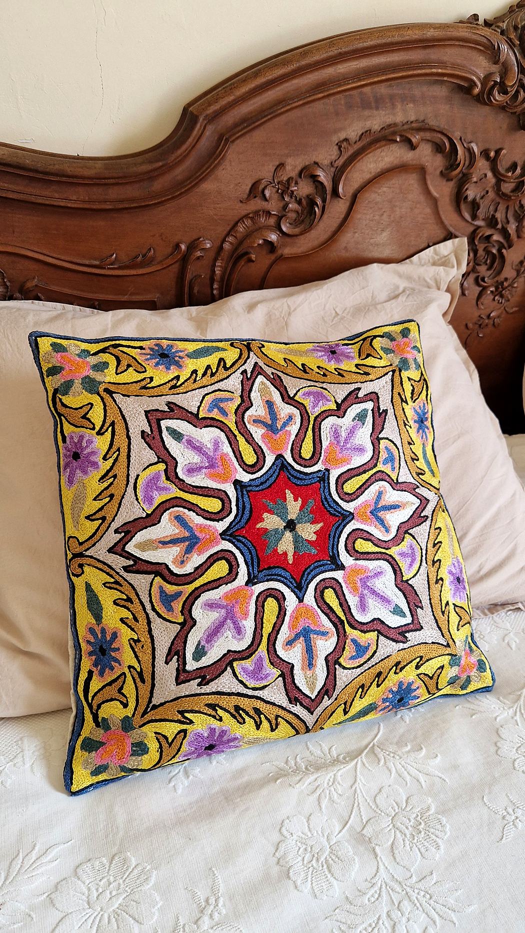 Housse de coussin brodée du Cachemire – Rosace Chinar – Image 2