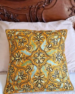 Housse de coussin brodée du Cachemire – Soleil de Sonamarg