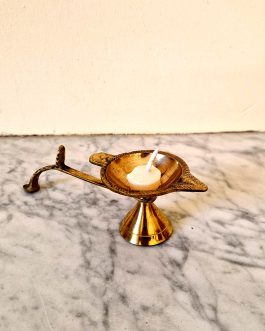 Diya, lampe à huile indienne en laiton – Aum