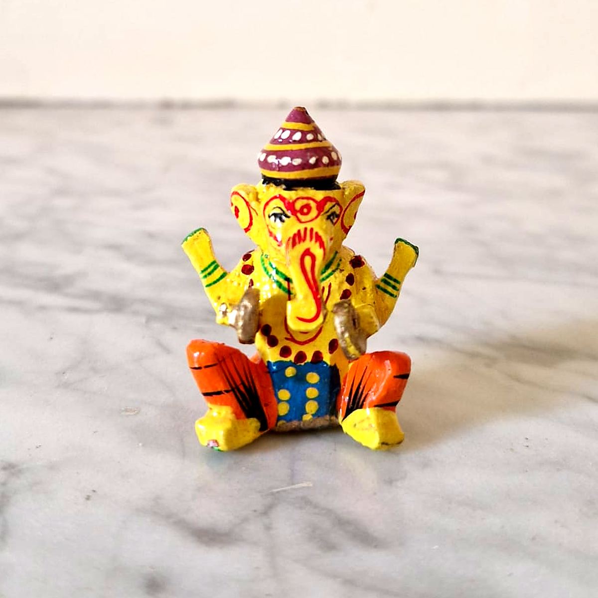 Petit Ganesh en bois peint main – 5 couleurs – Image 5
