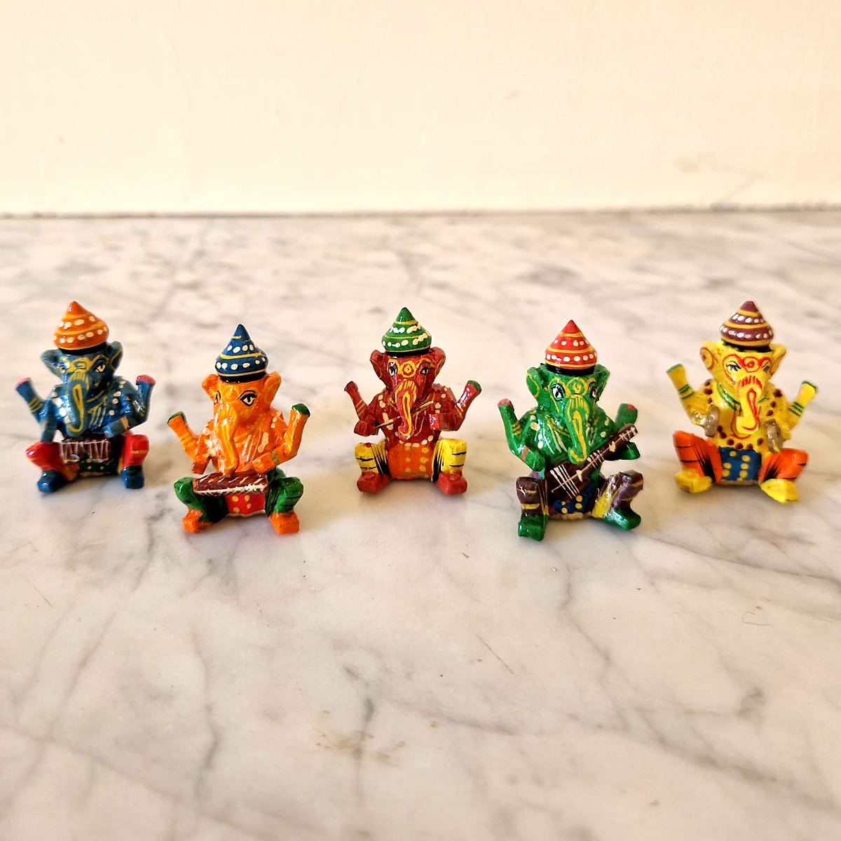 Petit Ganesh en bois peint main – 5 couleurs