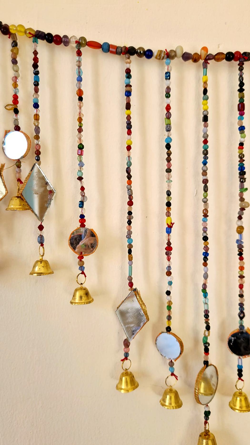 Toran indien multicolore en perles, miroirs et clochettes – 3 modèles – Image 10