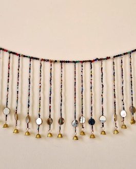 Toran indien multicolore en perles, miroirs et clochettes – 3 modèles