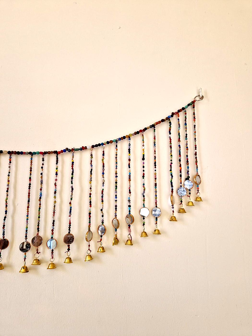 Toran indien multicolore en perles, miroirs et clochettes – 3 modèles – Image 5