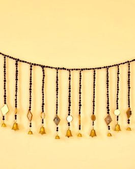 Toran indien en perles, miroirs et clochettes – noir ou marron ambré